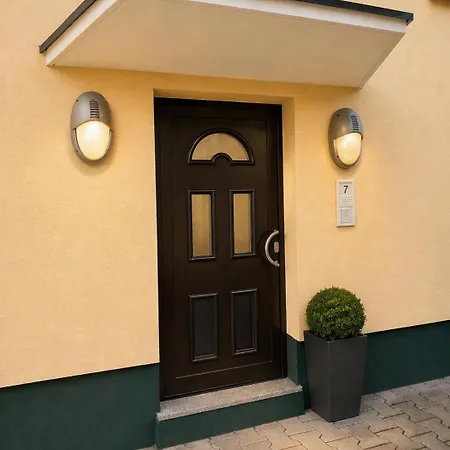 Business In Sachsenhausen, Ruhig, Moebliert Und Perfekt Angebunden Διαμέρισμα