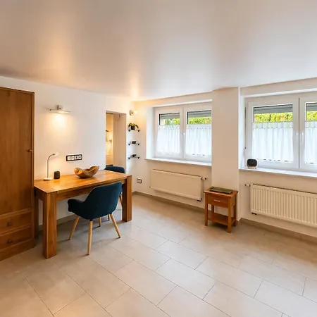 Business In Sachsenhausen, Ruhig, Moebliert Und Perfekt Angebunden * Frankfurt am Main